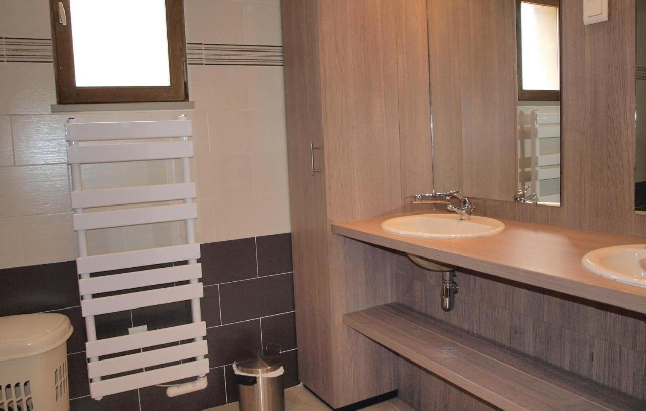 2 Bedroom Awesome Home In Mantallot Екстер'єр фото