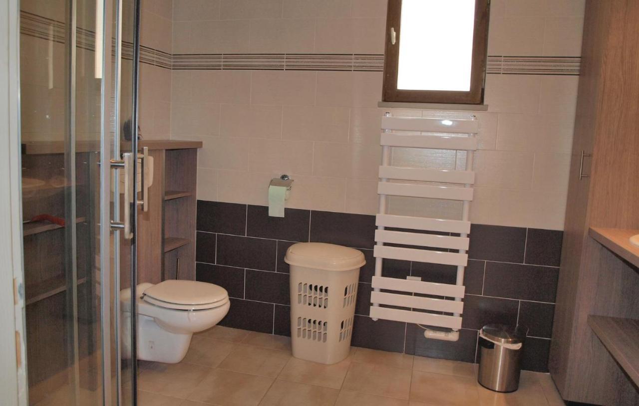 2 Bedroom Awesome Home In Mantallot Екстер'єр фото